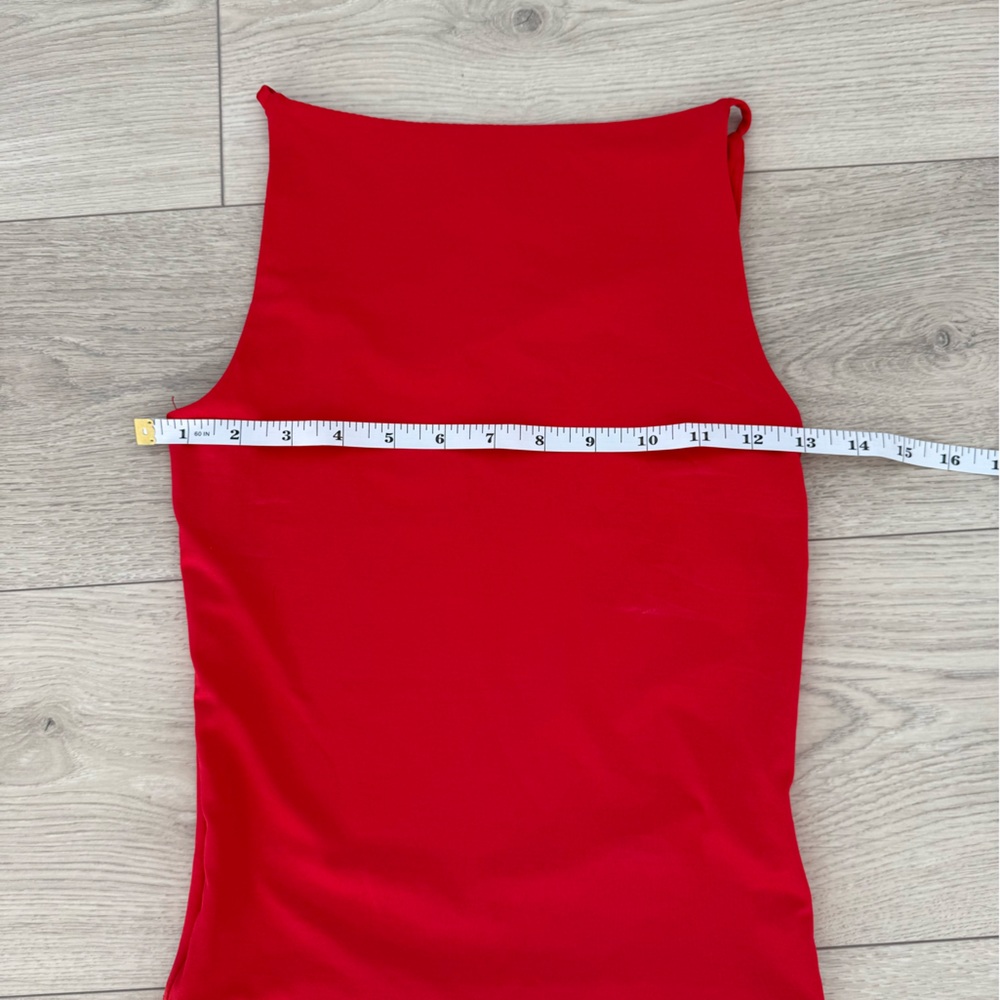 Chic Scarlet Sleeveless Tank Top